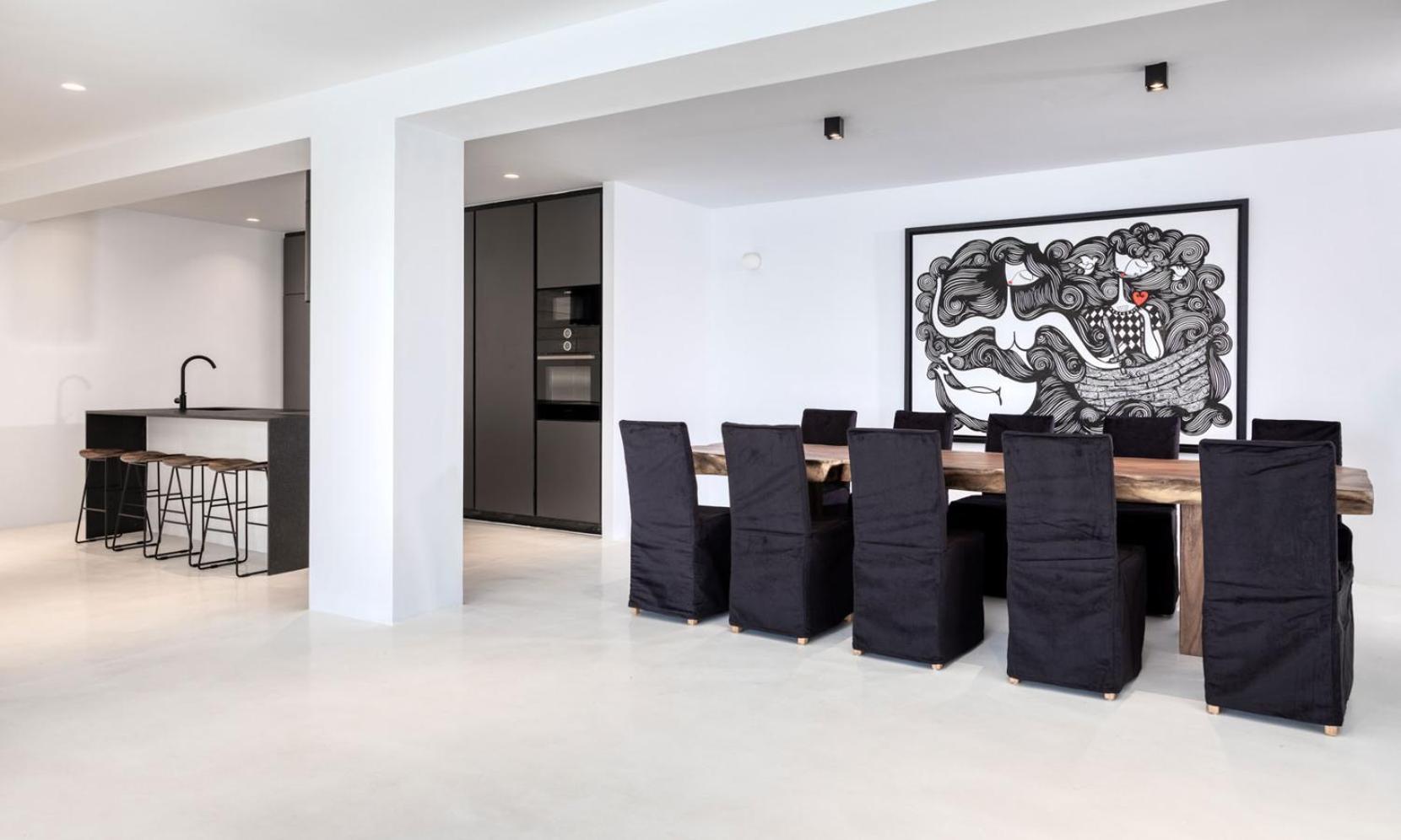 Villa Psarou Black 2